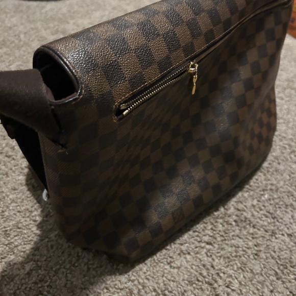 LOUIS VUITTON Damier Brooklyn GM Messengwe bag - Picture 1 of 8